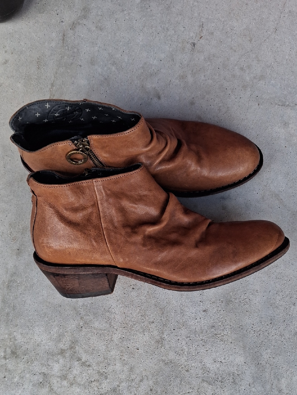 Fiorentini + Baker GOODYEAR Tan Butter Leather Ankle Boots w/ Side Zip Size 40